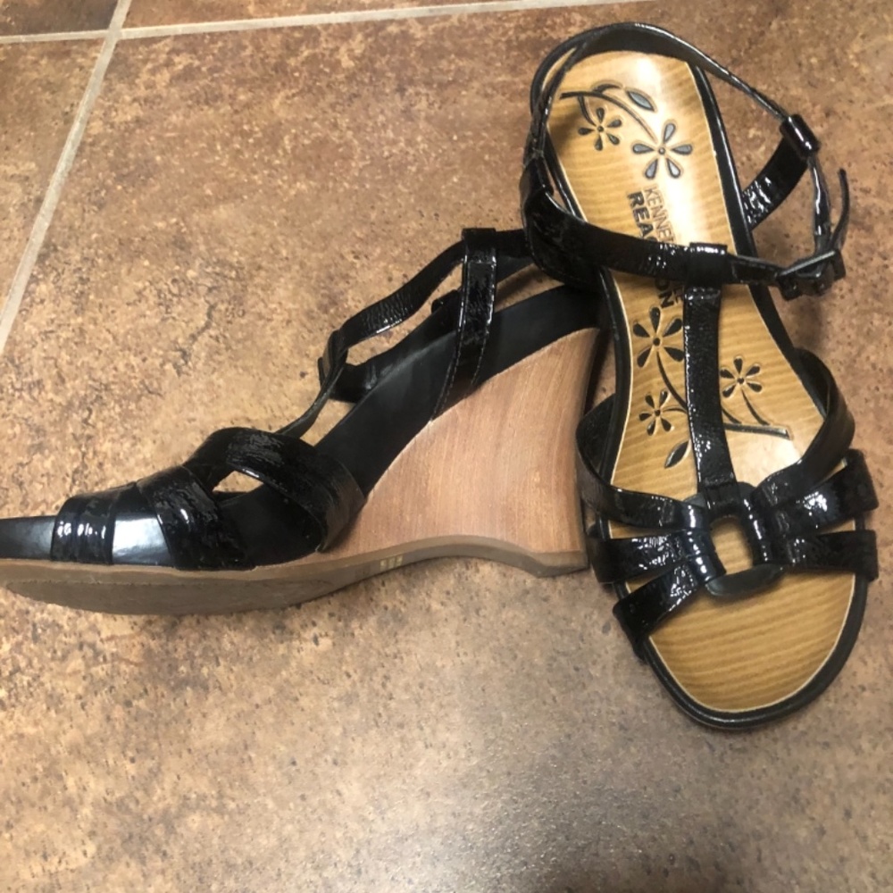 Sandals - Picture 2 of 3